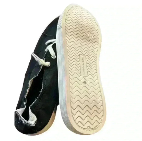 Madden Girl Sneakers, Black, 9.5 - Picture 2 of 2